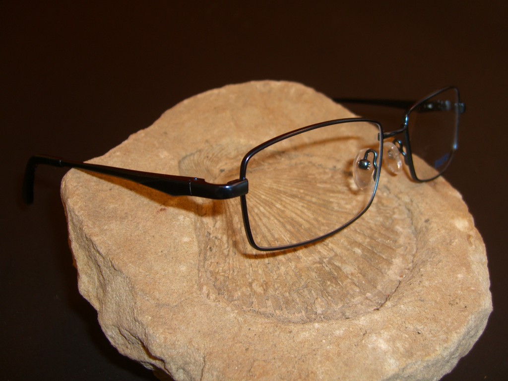 Klasická kovová obruba z titanu