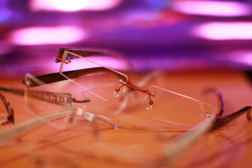 Ručně vybrušovaný užší tvar použitelný i na čtecí brýle