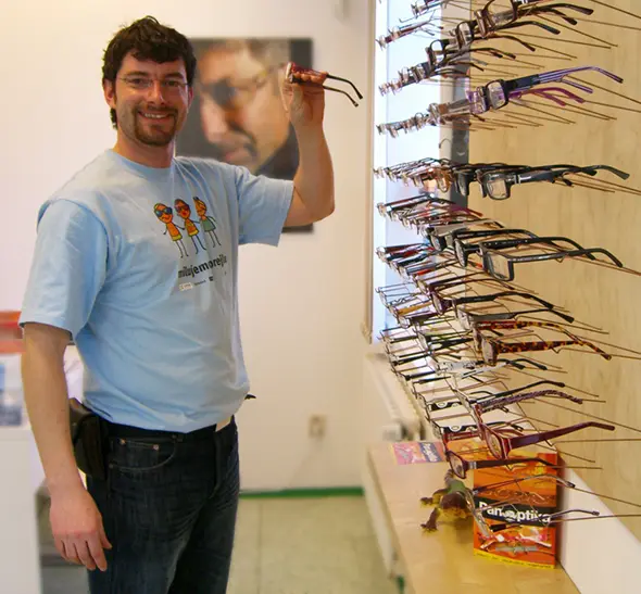 Oční optik Aleš Kopáč, DiS. s brýlemi